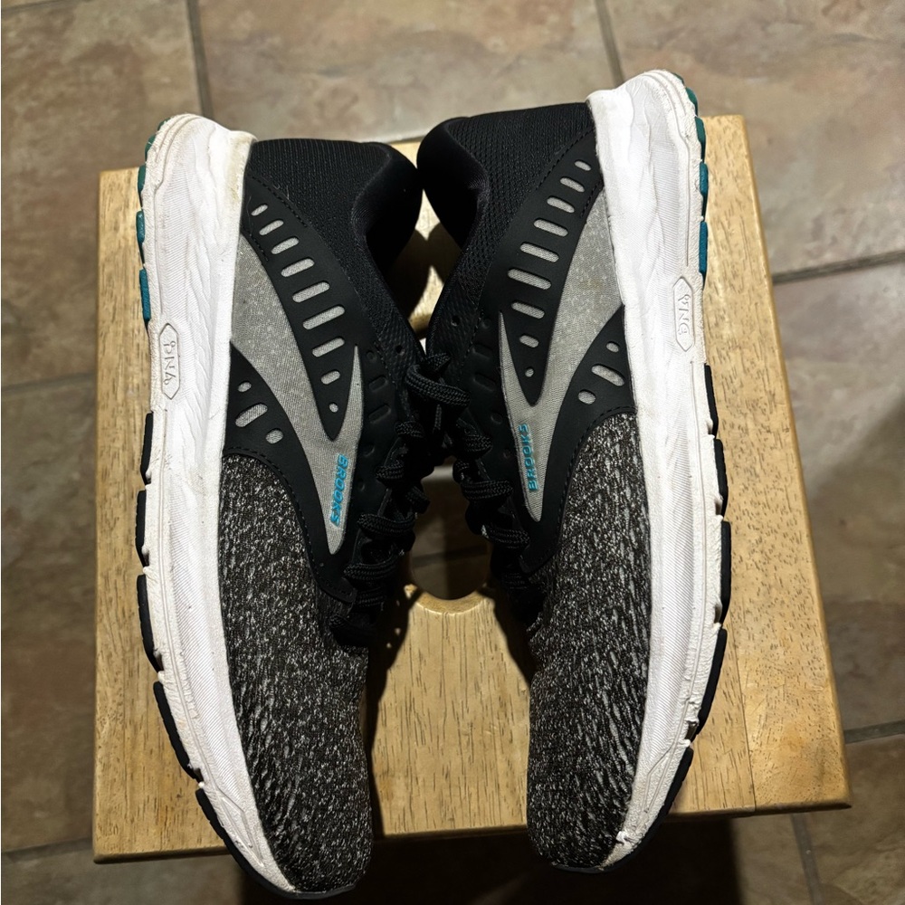 Brooks Range 2 Black and Gray Running Shoes